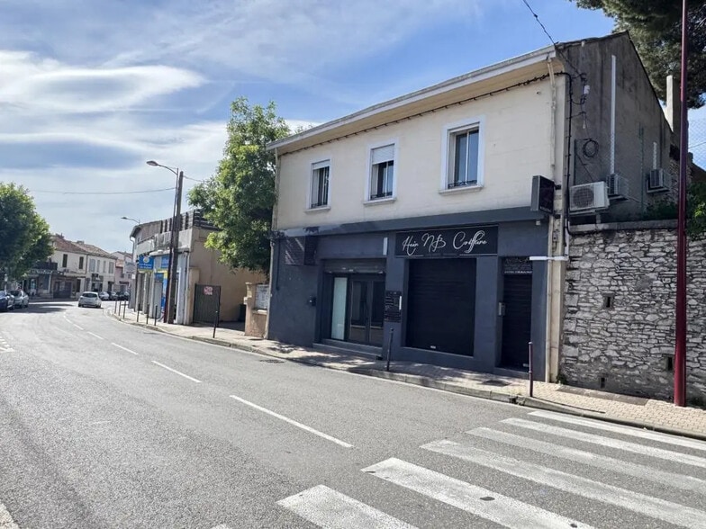 Local commercial dans Les Pennes-Mirabeau à vendre - Photo de l’immeuble – Image 1 sur 9