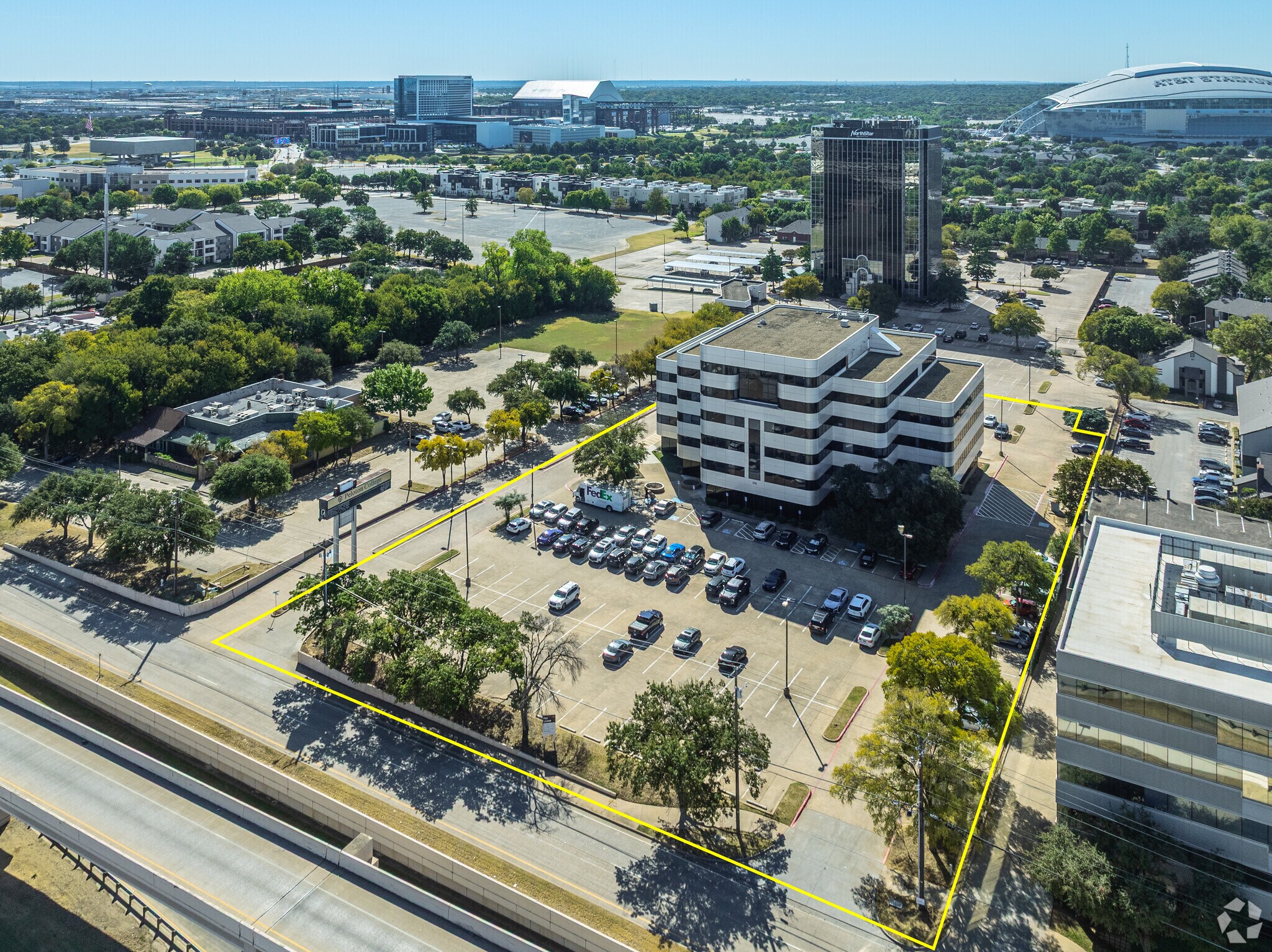 1200 E Copeland Rd, Arlington, TX à vendre Photo de l’immeuble– Image 1 sur 12