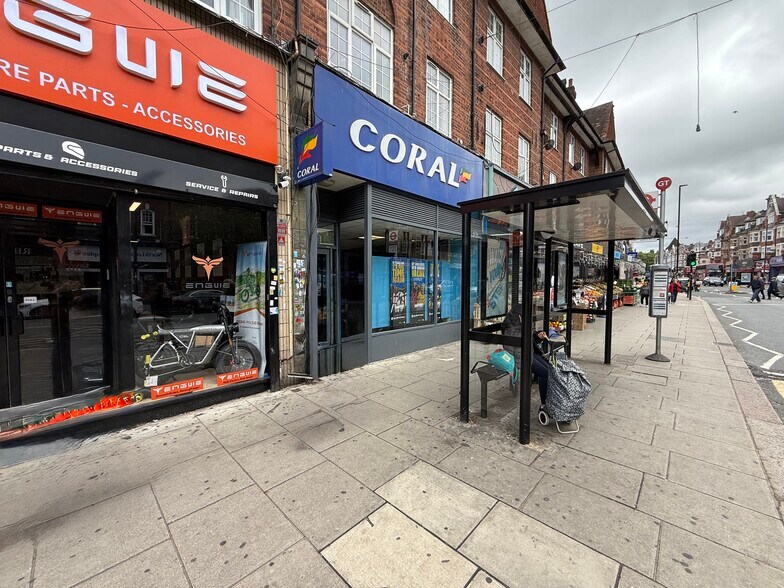 30 Golders Green Rd, Londres à louer - Photo de l’immeuble – Image 2 sur 10