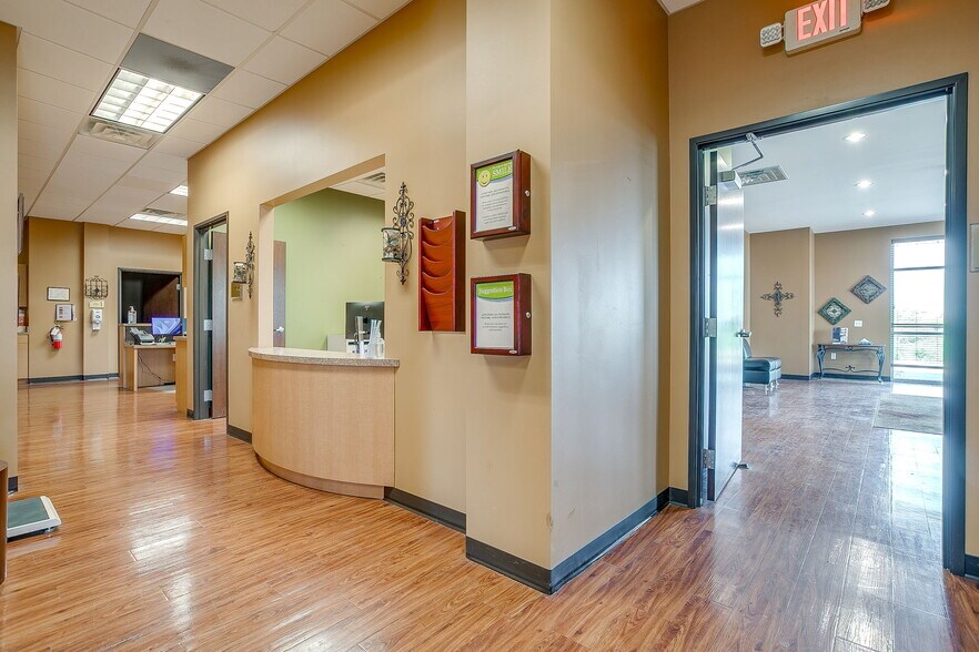 3100 N Tarrant Pky, Fort Worth, TX à louer - Photo de l’immeuble – Image 2 sur 19
