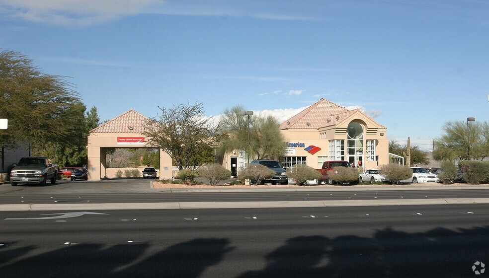 3680 E Flamingo Rd, Las Vegas, NV à louer - Photo de l’immeuble – Image 2 sur 3