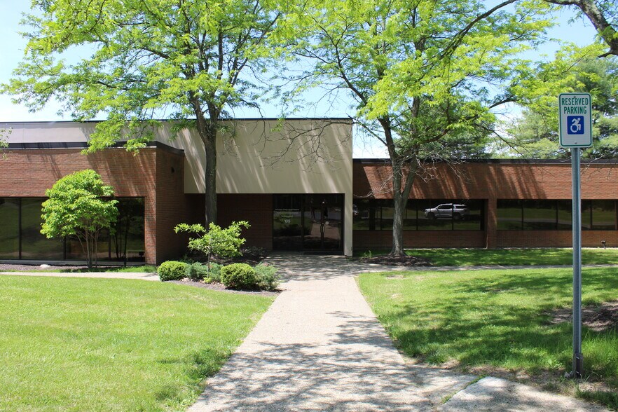 105 Jordan Rd, Troy, NY à louer - Photo de l’immeuble – Image 2 sur 2