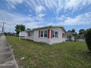 215 W 11th St, Panama City, FL à louer Photo de l’immeuble– Image 2 sur 14