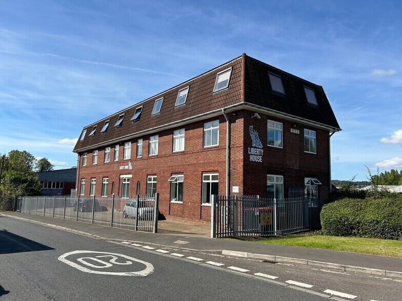South Liberty Ln, Bristol à vendre - Photo de l’immeuble – Image 3 sur 13