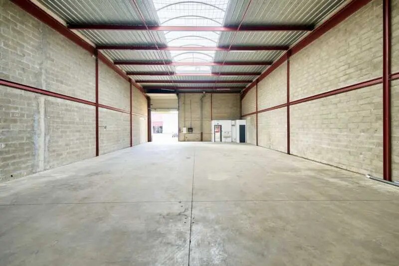 20-22 Rue Gutenberg, Bondoufle à louer - Photo de l’immeuble – Image 2 sur 11