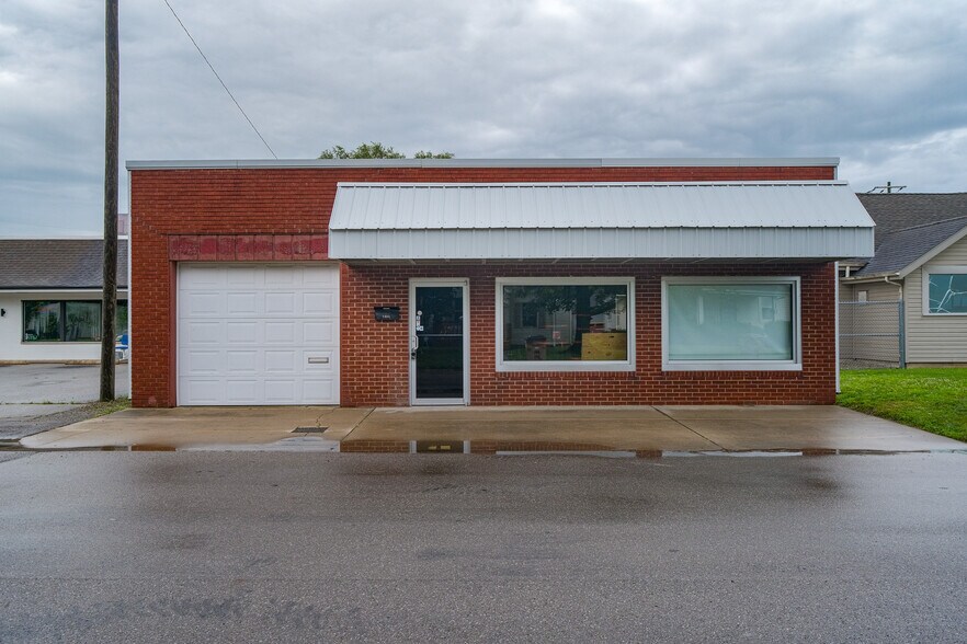 2305 Cottage Ave, Columbus, IN à vendre - Photo principale – Image 1 sur 22