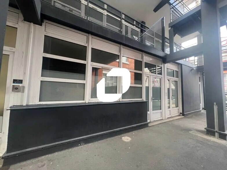 Bureau dans Saint-Denis à louer - Photo de l’immeuble – Image 2 sur 15