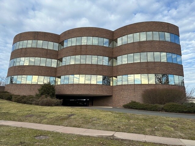1010 Wethersfield Ave, Hartford, CT à louer - Photo de l’immeuble – Image 3 sur 6