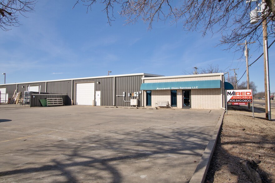 1006 N University Blvd, Norman, OK à louer - Photo de l’immeuble – Image 2 sur 6