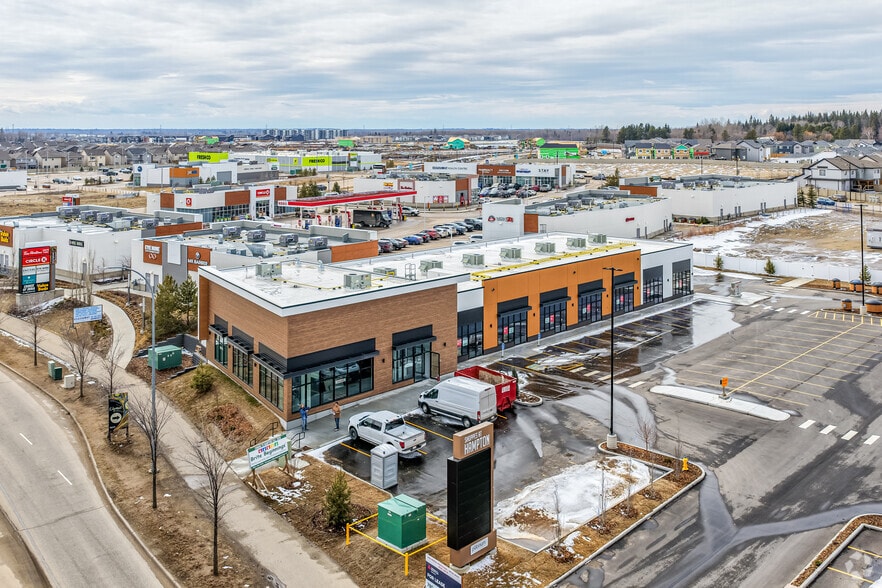 4280 199 St NW, Edmonton, AB à vendre - Aérien – Image 2 sur 2