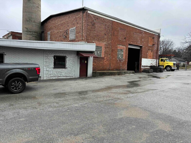 625 S Willis Ave, Independence, MO à louer - Photo de l’immeuble – Image 3 sur 5