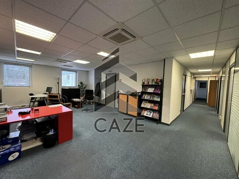 Bureau dans Mérignac à louer - Photo de l’immeuble – Image 1 sur 7