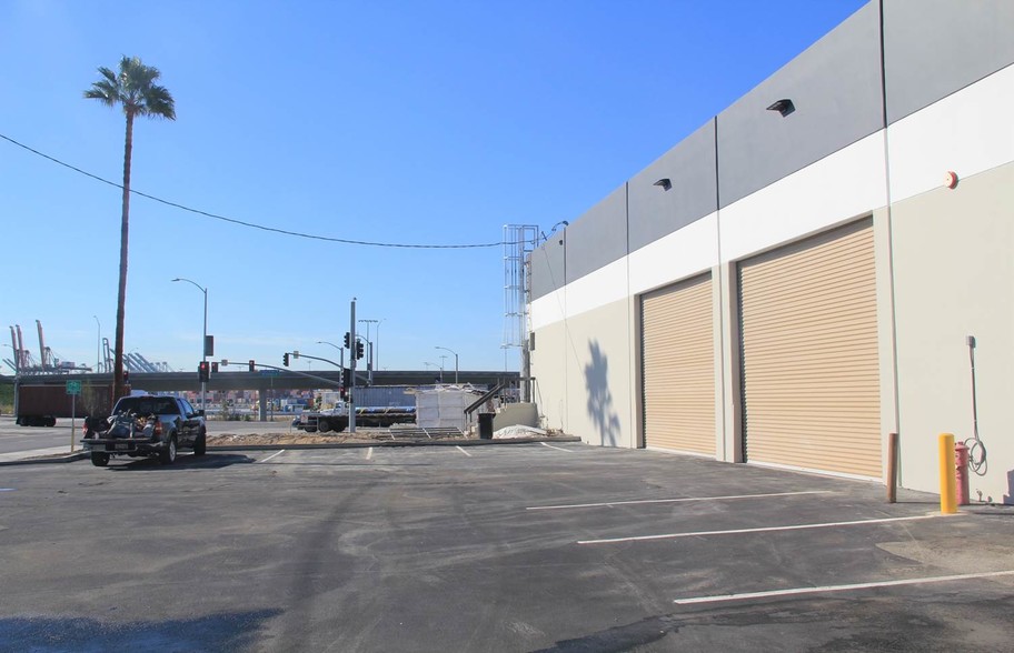 301-445 N Figueroa St, Wilmington, CA à louer - Photo principale – Image 1 sur 50