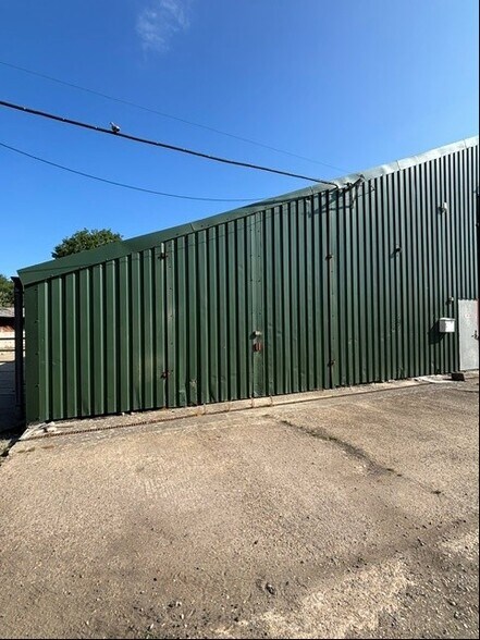 Henfold Ln, Dorking à louer - Photo de l’immeuble – Image 2 sur 2