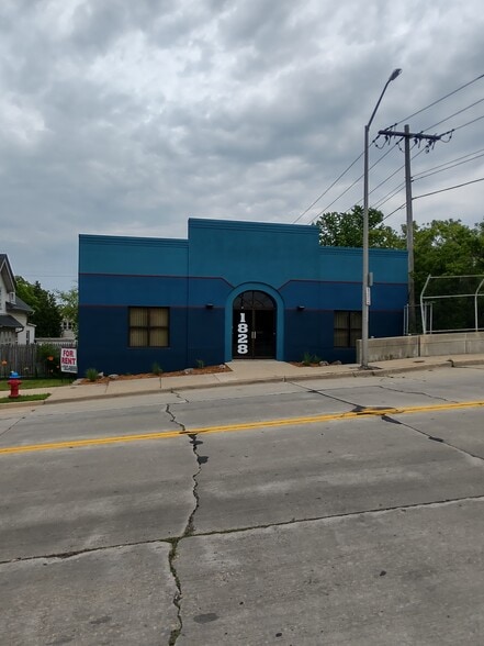 1828 S 76th St, West Allis, WI à louer - Photo de l’immeuble – Image 2 sur 12