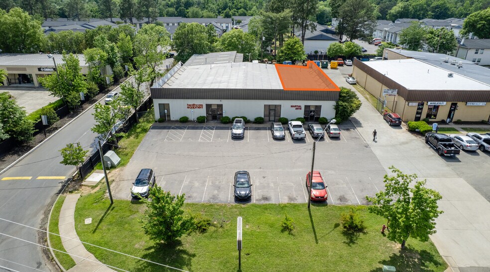 4228 Garrett Rd, Durham, NC à louer - Photo de l’immeuble – Image 1 sur 6