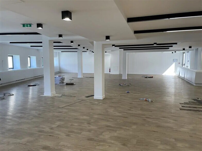 Bureau dans Neuilly-sur-Seine à louer - Photo de l’immeuble – Image 3 sur 8