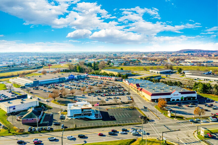 2002-2074 Fruitville Pike, Lancaster, PA à louer - Photo principale – Image 1 sur 1