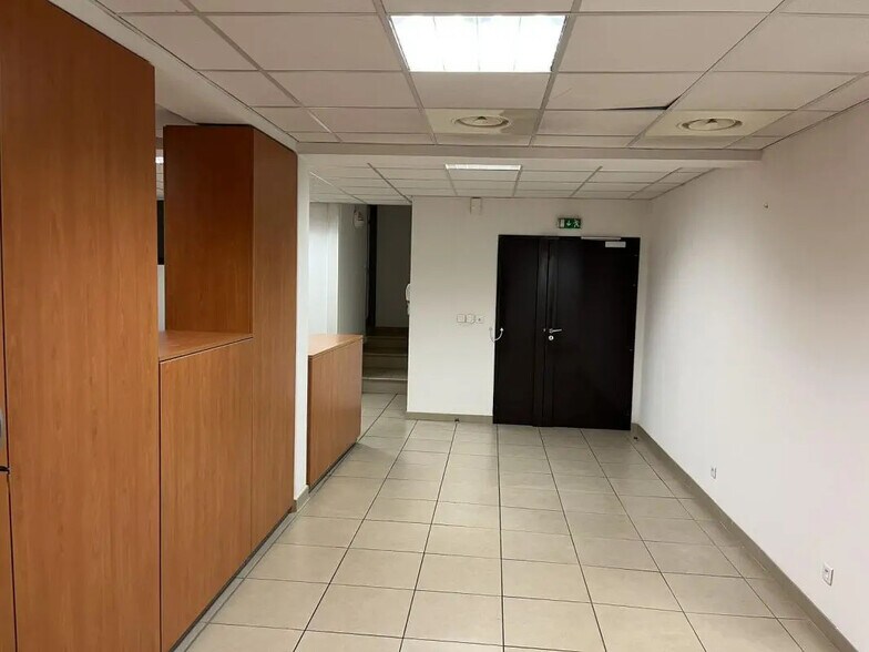 Bureau dans Toulon à louer - Photo de l’immeuble – Image 2 sur 17