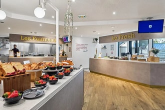 4 Avenue D'Alsace, Courbevoie à louer Photo intérieure– Image 2 sur 12