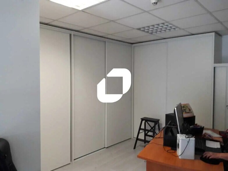 Bureau dans Lormont à vendre - Photo de l’immeuble – Image 3 sur 13