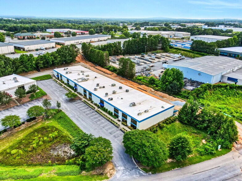 135 Interstate Blvd, Greenville, SC à louer - Photo de l’immeuble – Image 3 sur 4