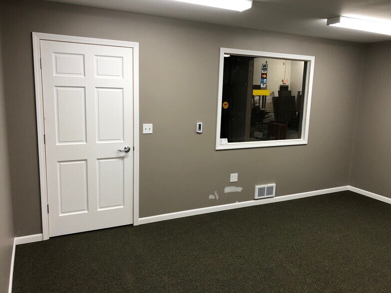 16225-16237 W Ryerson Rd, New Berlin, WI à louer - Photo de l’immeuble – Image 3 sur 15