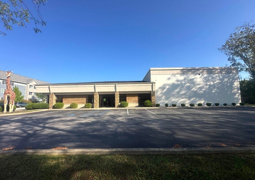 4505 E 3rd St, Bloomington, IN à vendre - Photo de l’immeuble – Image 2 sur 17