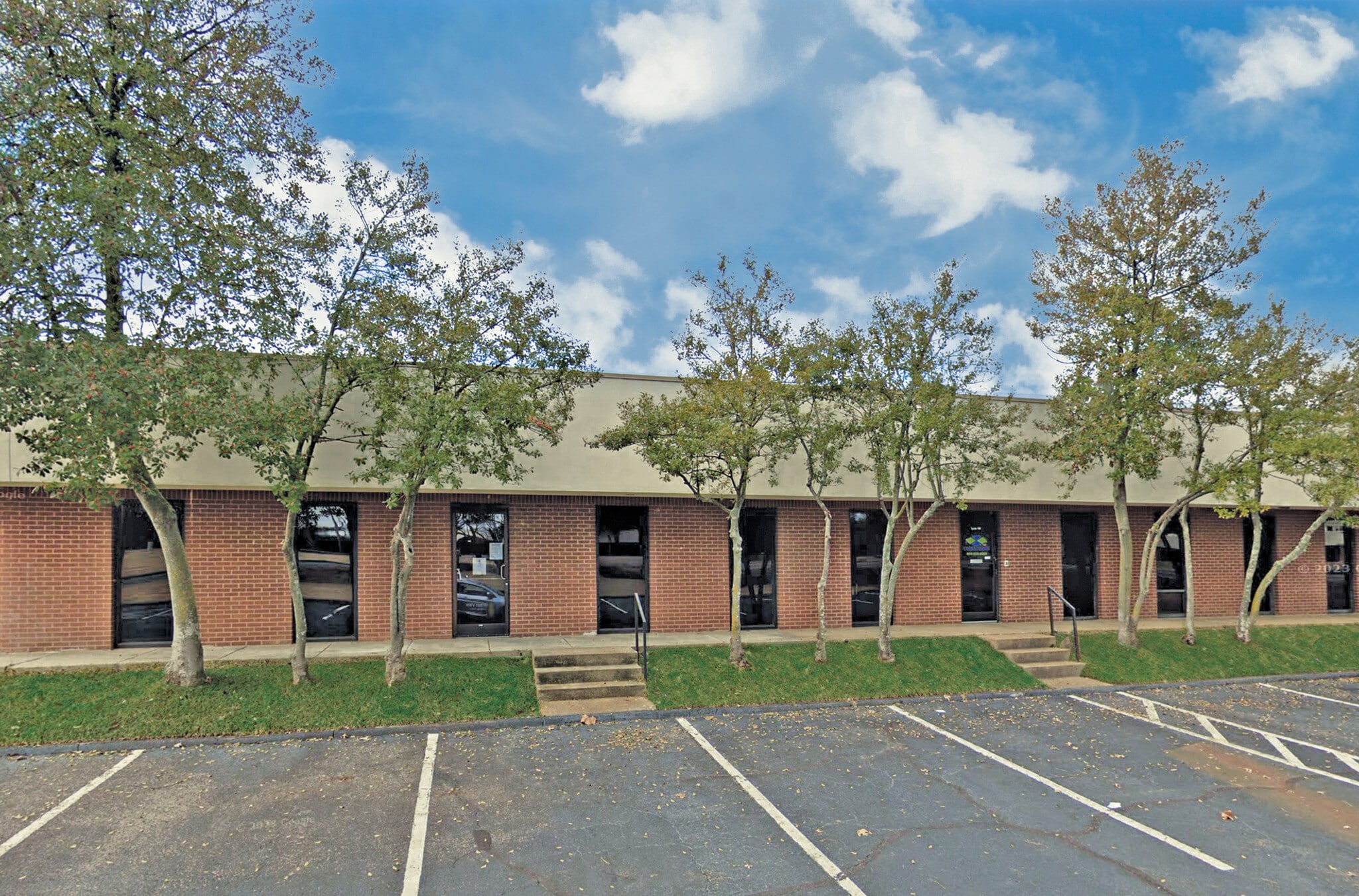 2605 Corporate Ave E, Memphis, TN à louer Photo de l’immeuble– Image 1 sur 5