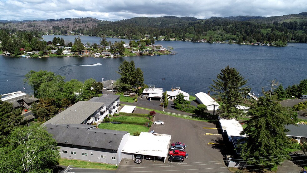 3456 NE West Devil's Lake Rd, Lincoln City, OR à vendre - Photo de l’immeuble – Image 2 sur 9