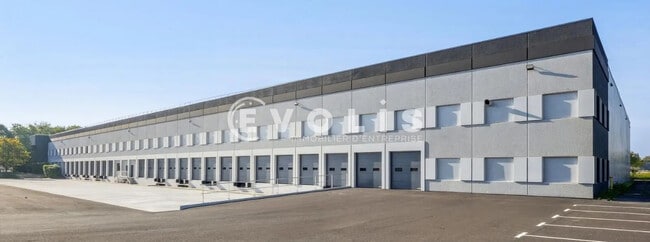 Plus de détails pour 27 Rue Des Cerisiers, Lisses - Bureau, Industriel/Logistique à louer