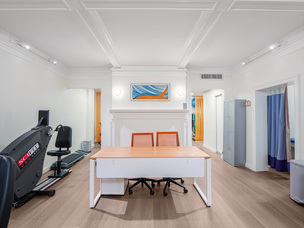 901-903 Lexington Ave, New York, NY 10065 - Lot B - - Photo intérieure - Image 2 of 12