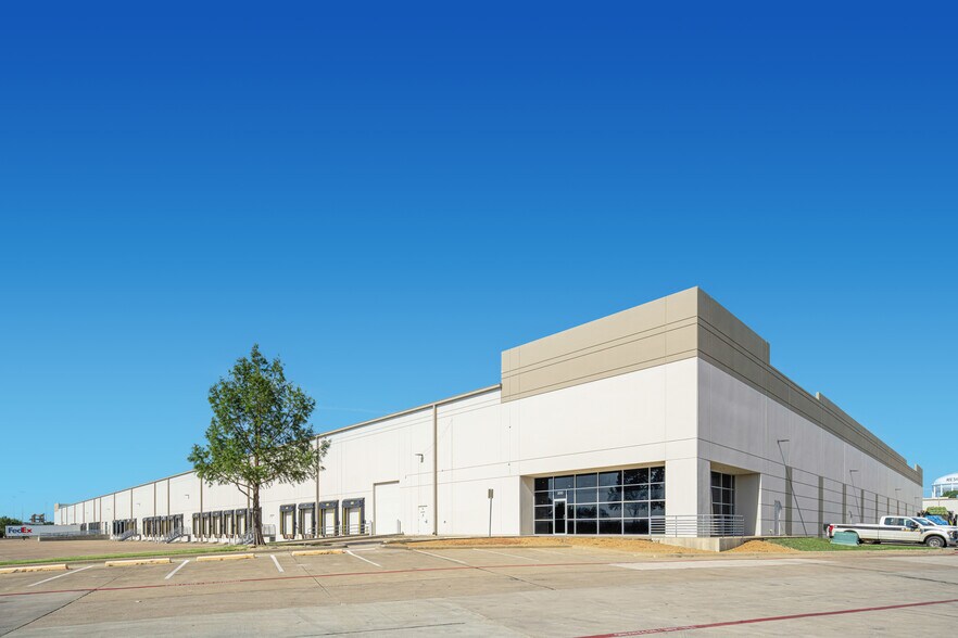 4401 Samuell Blvd, Mesquite, TX à louer - Vidéo sur l’annonce professionnelle – Image 2 sur 21