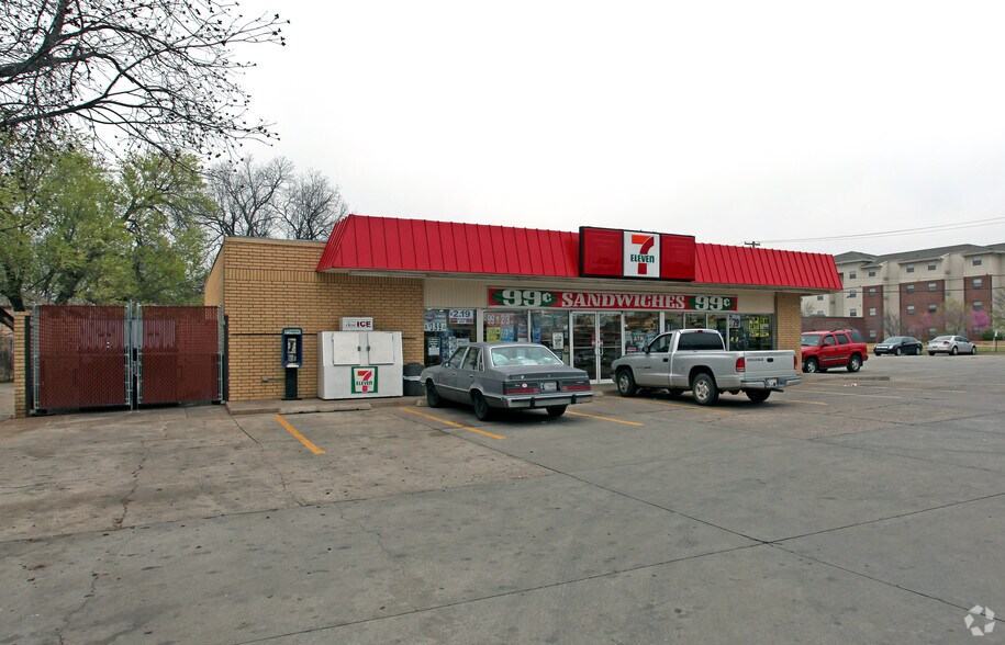 325 E Ayers St, Edmond, OK à louer - Photo de l’immeuble – Image 2 sur 2