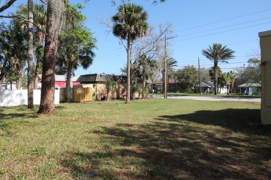 206 S Yonge St, Ormond Beach, FL à vendre - Photo de l’immeuble – Image 3 sur 14