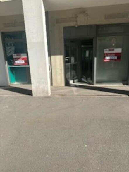 Local commercial dans Saint-Denis à louer - Photo de l’immeuble – Image 2 sur 8