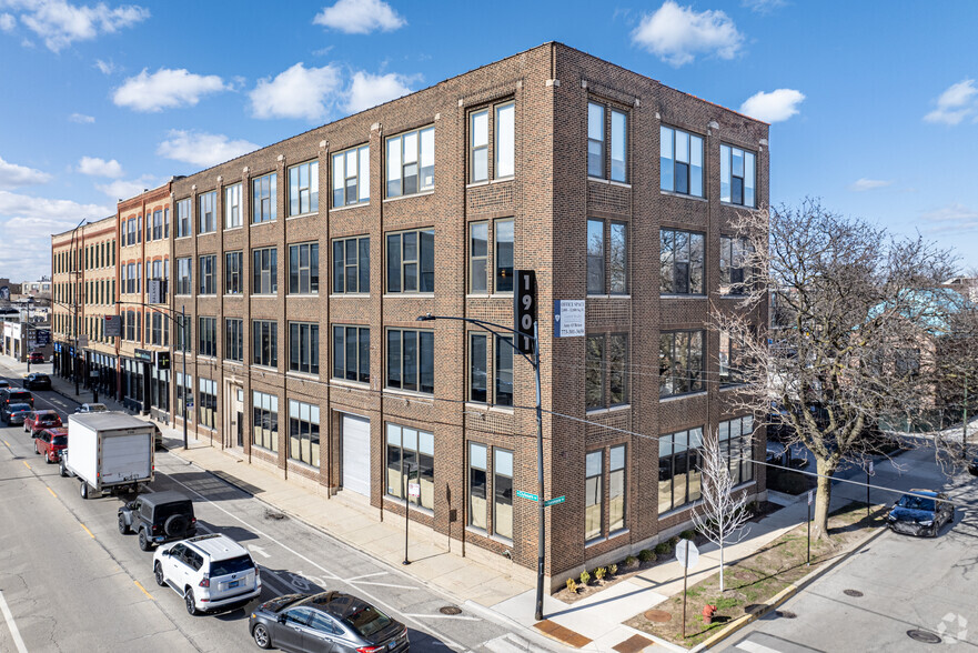 1901 N Clybourn Ave, Chicago, IL à louer - Photo de l’immeuble – Image 1 sur 12