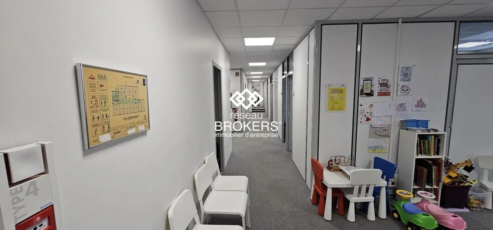 Bureau dans Clermont-Ferrand à louer - Photo de l’immeuble – Image 1 sur 3