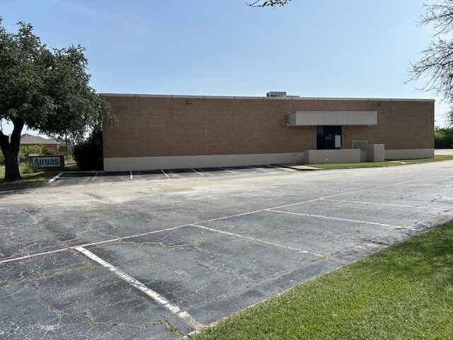 1168 113th St, Grand Prairie, TX à vendre - Photo de l’immeuble – Image 1 sur 8