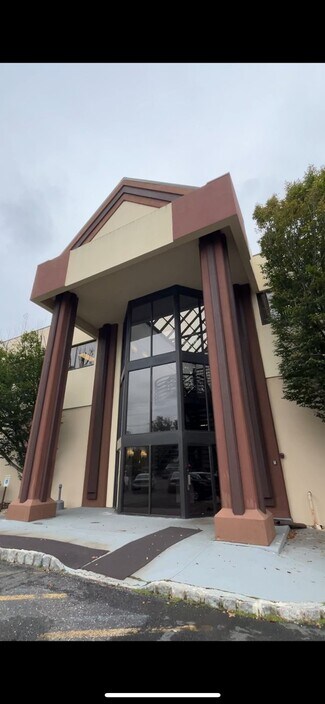 Plus de détails pour 151 Highway 33, Manalapan, NJ - Bureau à louer