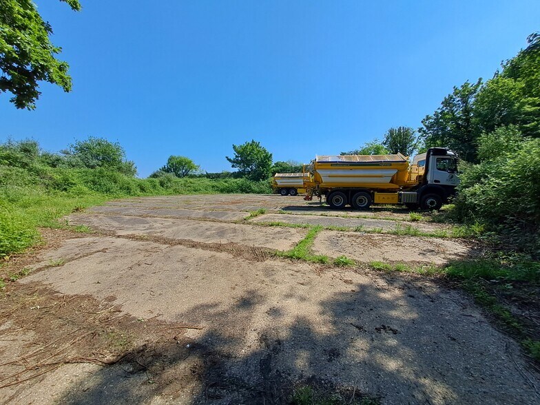 Chalk Pit Ln, Leatherhead à vendre - Photo de l’immeuble – Image 2 sur 6