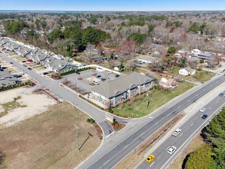 6824 Colemans Crossing Ave, Hayes, VA à louer - Photo de l’immeuble – Image 3 sur 29