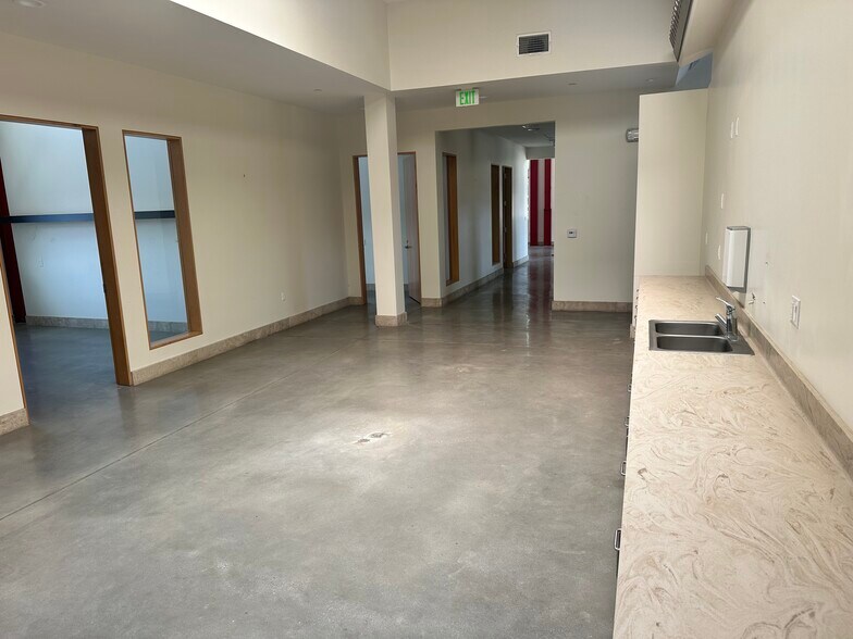 8226 Whittier Blvd, Pico Rivera, CA à louer - Photo intérieure – Image 3 sur 9