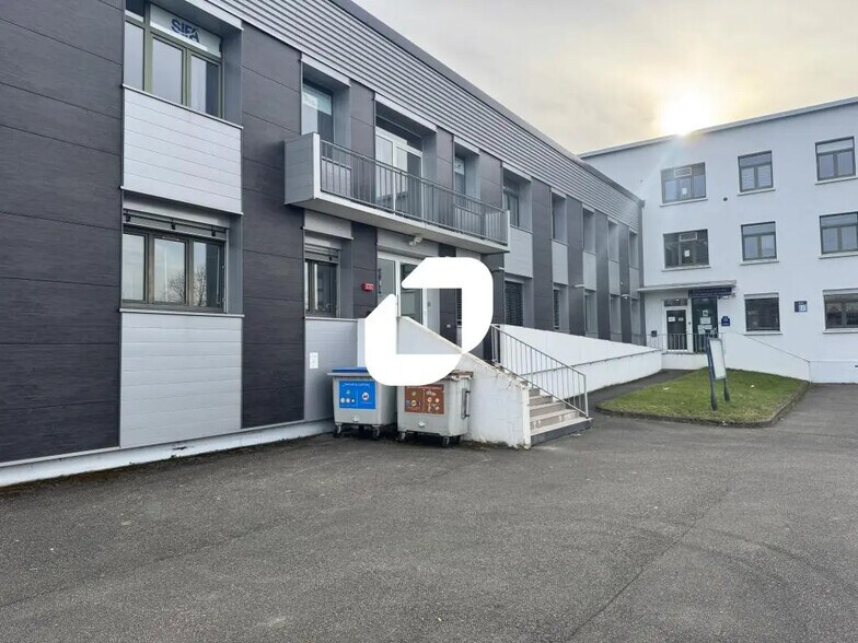 Bureau dans Entzheim à louer - Photo de l’immeuble – Image 1 sur 9