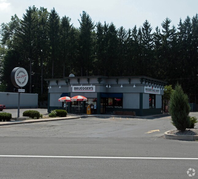 7601 Oswego Rd, Liverpool, NY à louer - Photo de l’immeuble – Image 2 sur 12