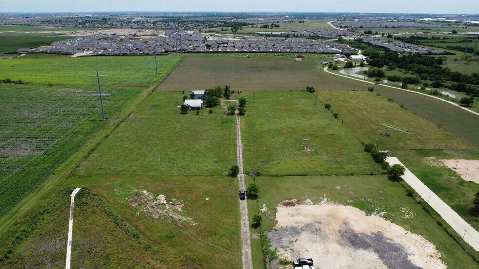 5460 County Road 100, Hutto, TX à vendre - Photo de l’immeuble – Image 3 sur 12