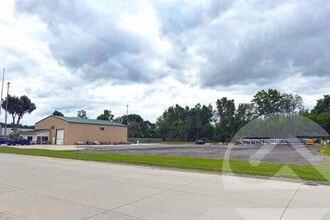 4844 Old Plank Rd, Milford, MI à louer Photo principale– Image 1 sur 1