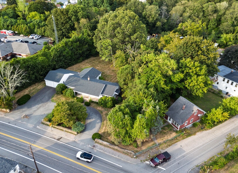 1189 Atwood Ave, Johnston, RI à vendre - Photo principale – Image 1 sur 6