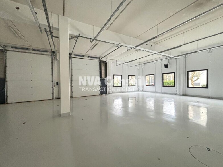 Local d’activités dans Cergy à louer - Photo intérieure – Image 1 sur 5