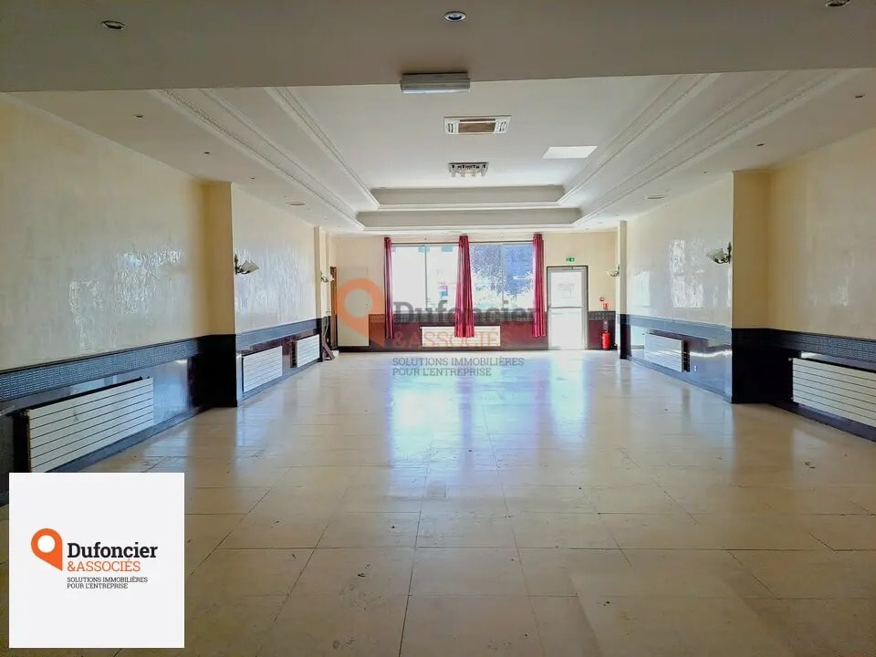 11 Rue Du Panier Vert, Poitiers à louer Photo de l’immeuble– Image 1 sur 8